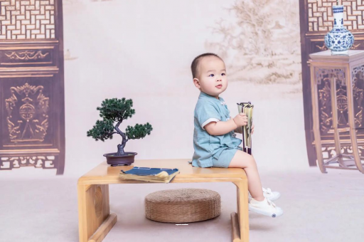 玉环宝宝眼睛肿是什么原因